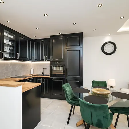 Apartament New Luxury With Balcony And Free Parking In The Garage Zadar