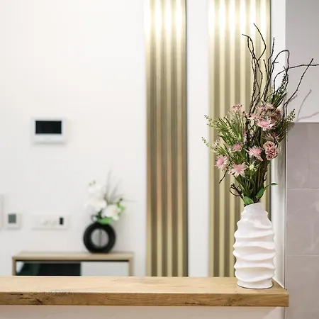 New Luxury With Balcony And Free Parking In The Garage Zadar